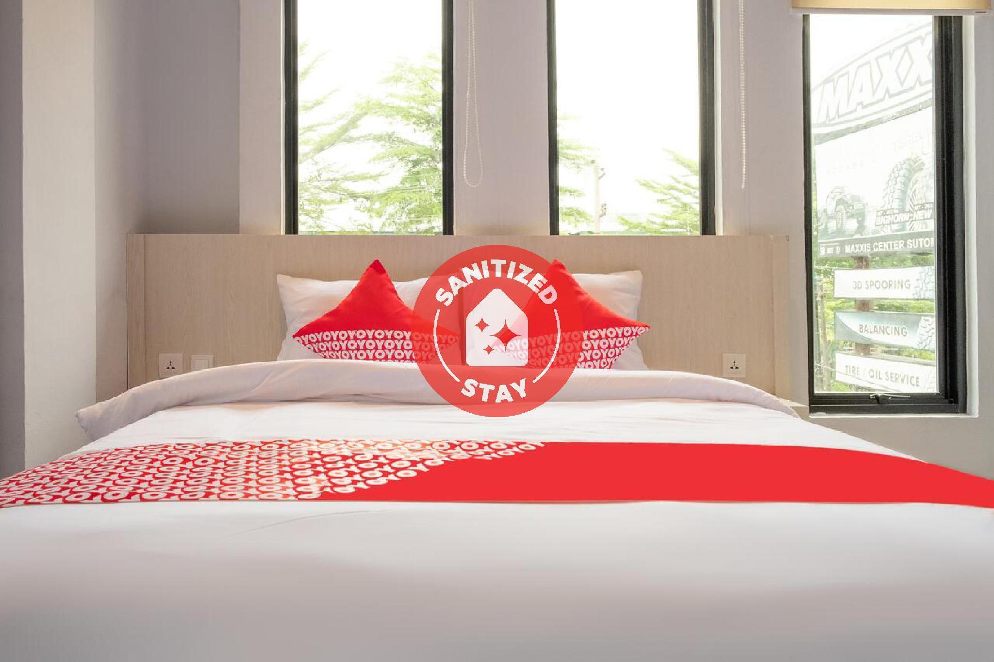 Super Oyo 3150 Theodore Homestay Medan Buitenkant foto